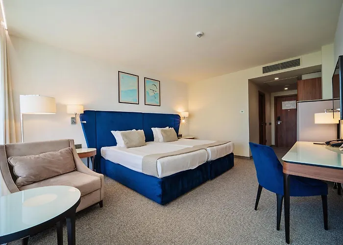 Astor Garden Hotel